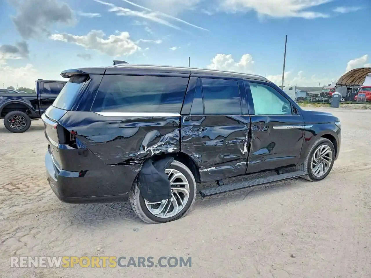 3 Фотография поврежденного автомобиля 5LMJJ2LG4TEL13705 LINCOLN NAVIGATOR 2026