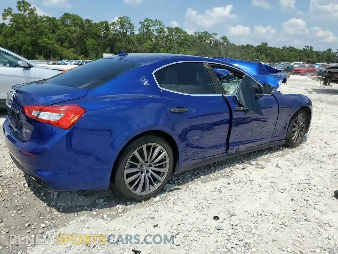 3 Photograph of a damaged car ZAM57XSA1K1334627 MASERATI ALL MODELS 2019