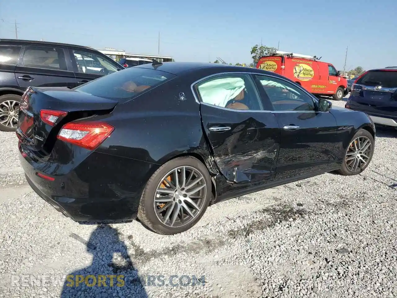 3 Фотография поврежденного автомобиля ZAM57XSAXK1334710 MASERATI ALL MODELS 2019