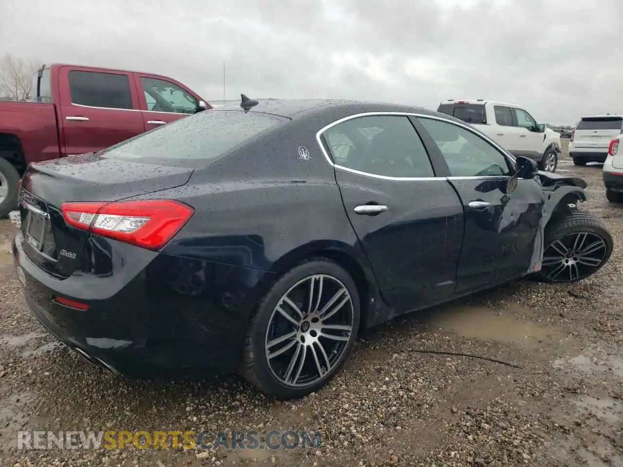 3 Photograph of a damaged car ZAM57XSLXK1310019 MASERATI ALL MODELS 2019