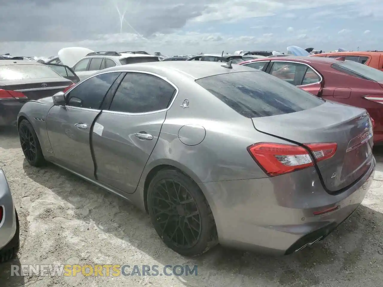 2 Photograph of a damaged car ZAM57YSSXK1338528 MASERATI ALL MODELS 2019
