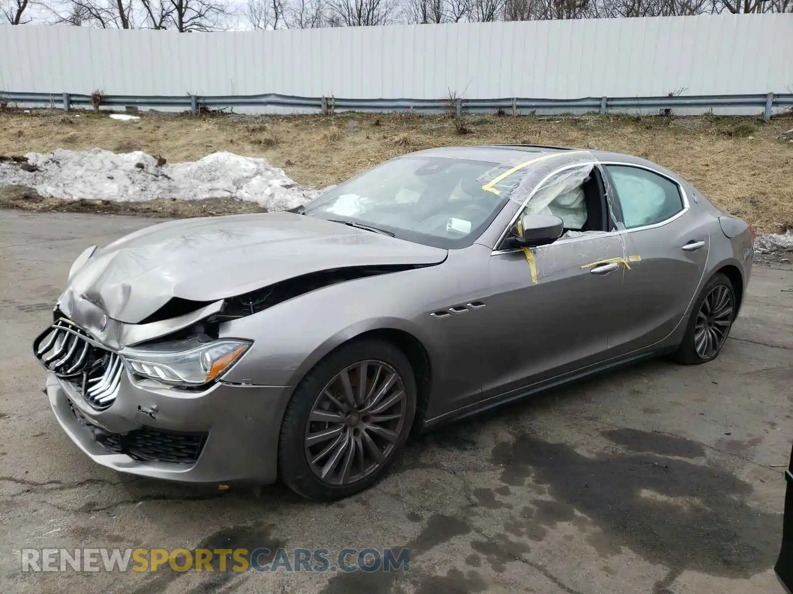 2 Photograph of a damaged car ZAM57YTA4K1328406 MASERATI ALL MODELS 2019