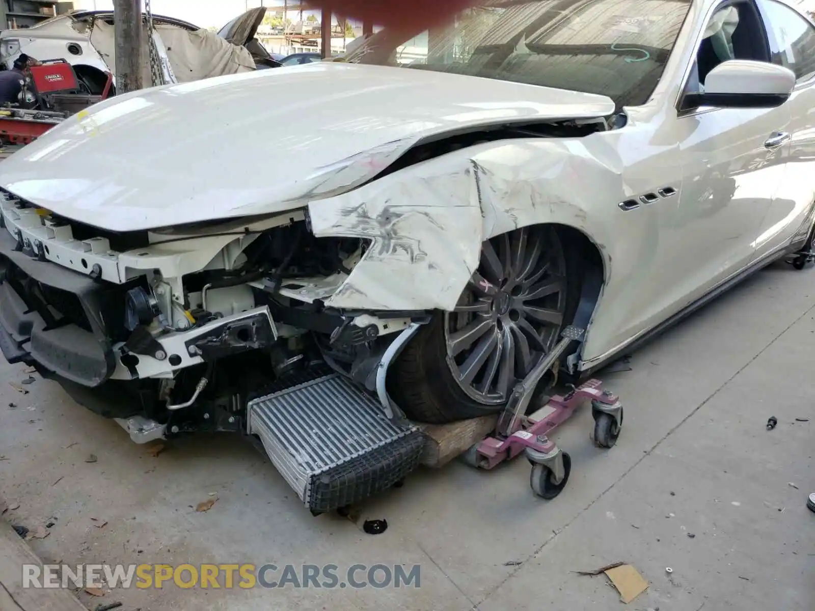 2 Photograph of a damaged car ZAM57XSA9L1344453 MASERATI ALL MODELS 2020