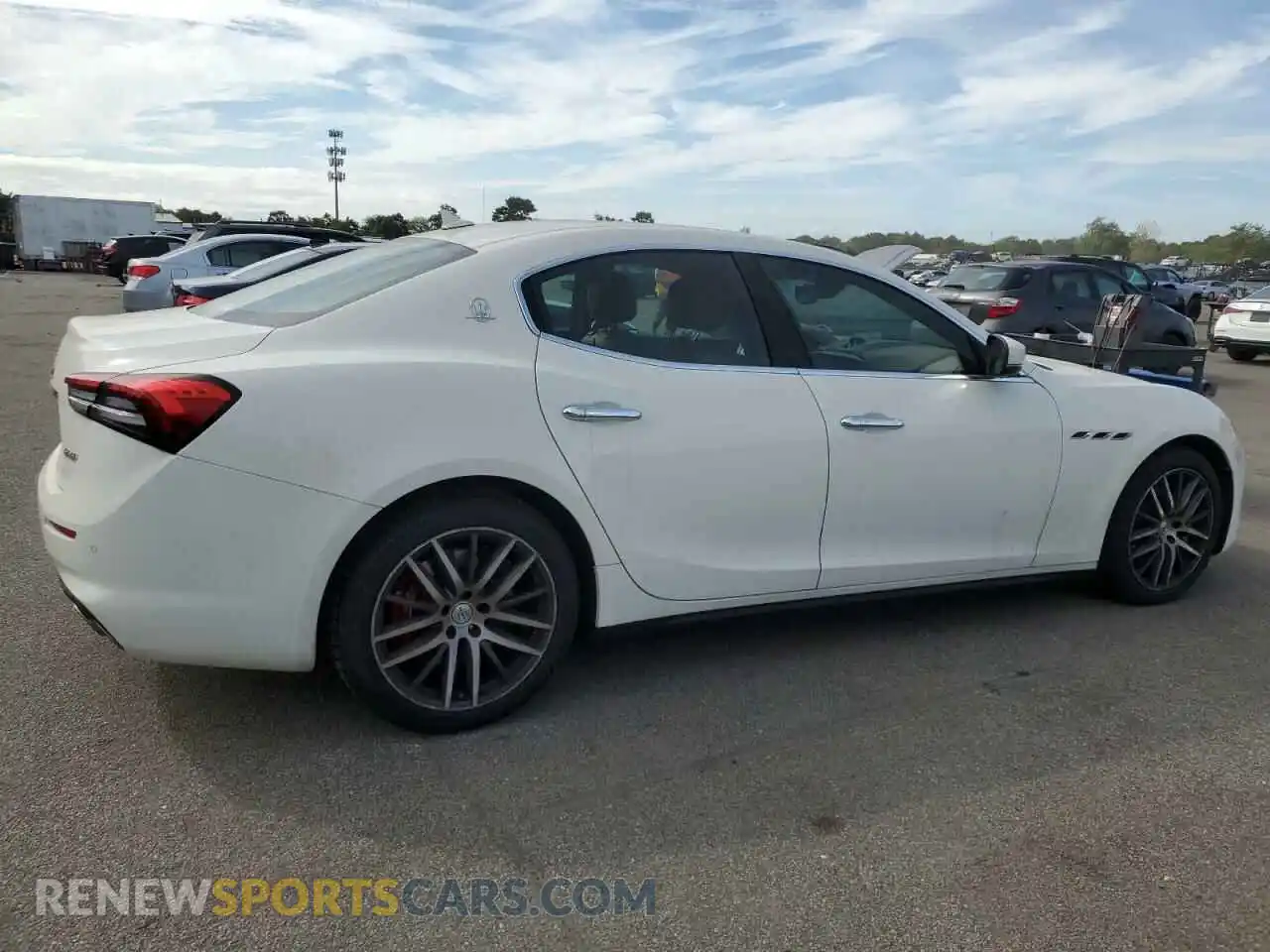 3 Photograph of a damaged car ZAM57YTAXM1364331 MASERATI ALL MODELS 2021