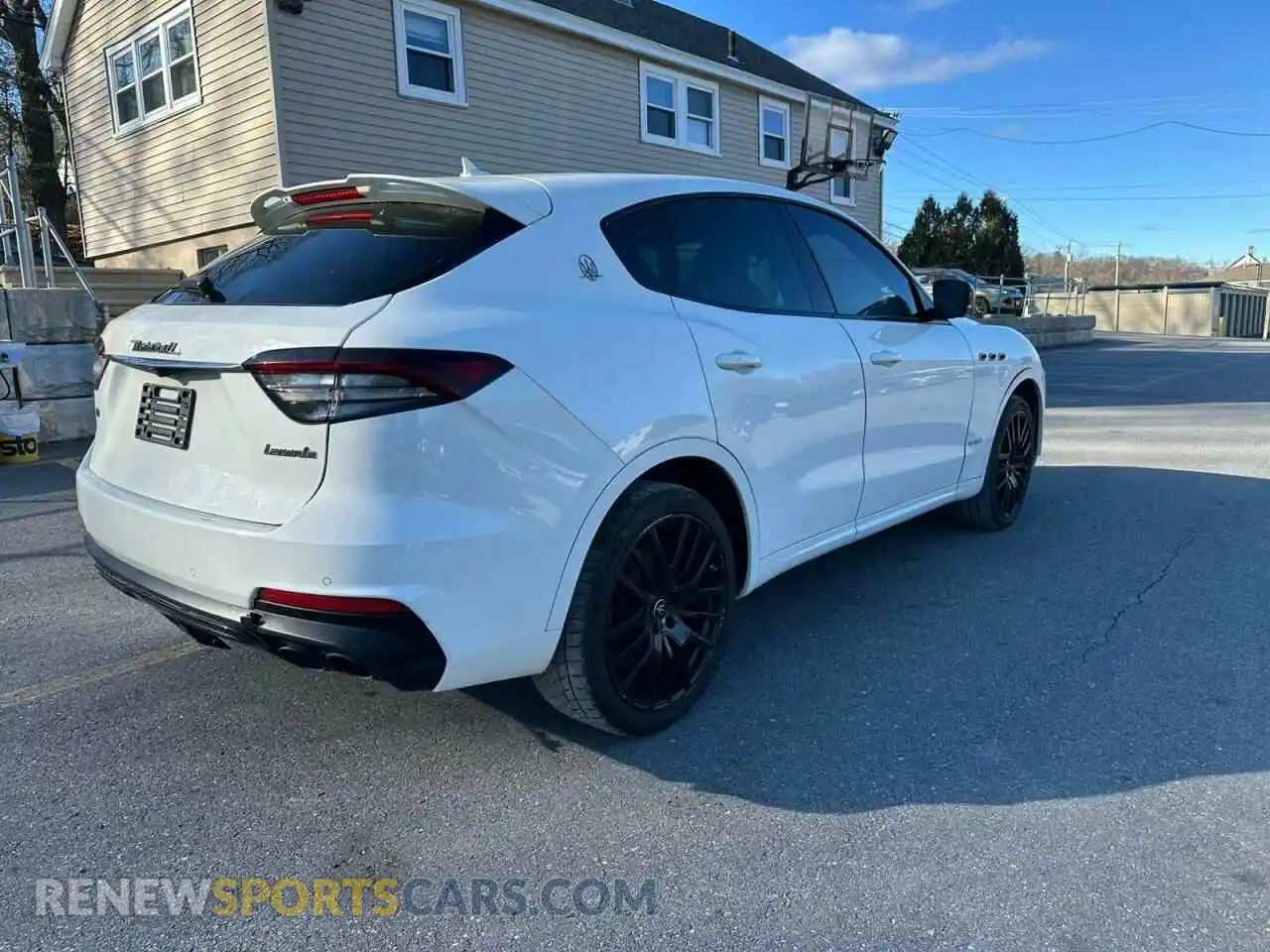 3 Photograph of a damaged car ZN661XUS4MX379740 MASERATI ALL MODELS 2021