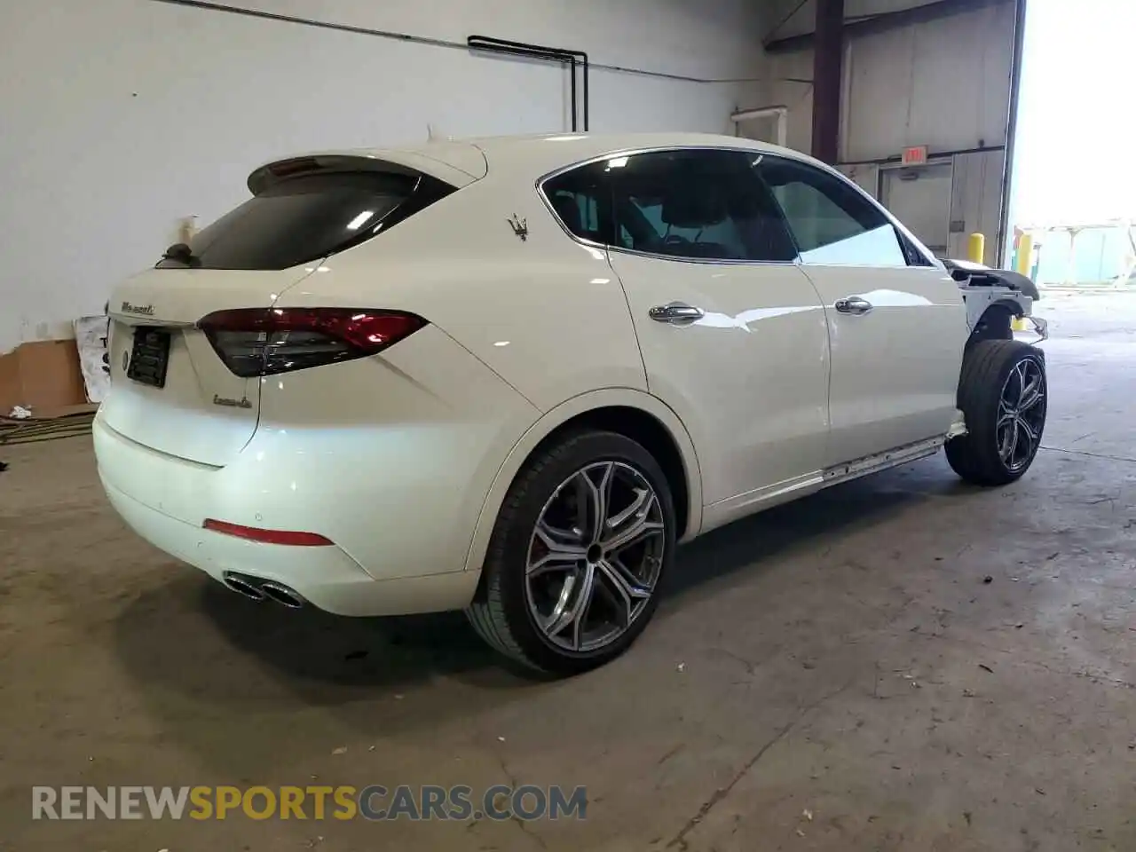 3 Photograph of a damaged car ZN661XUA1PX435421 MASERATI ALL MODELS 2023