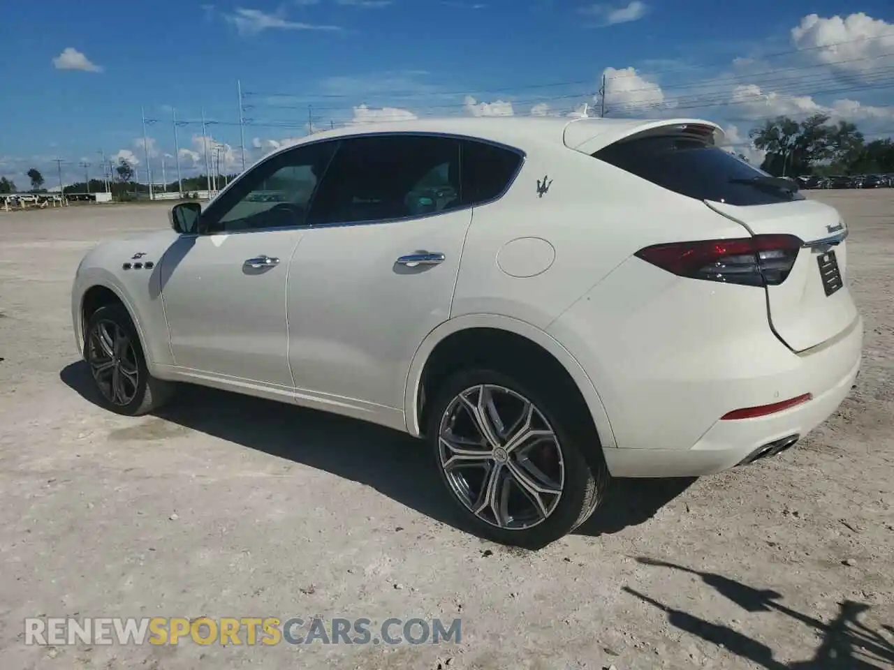 2 Photograph of a damaged car ZN661XUA4PX419715 MASERATI ALL MODELS 2023