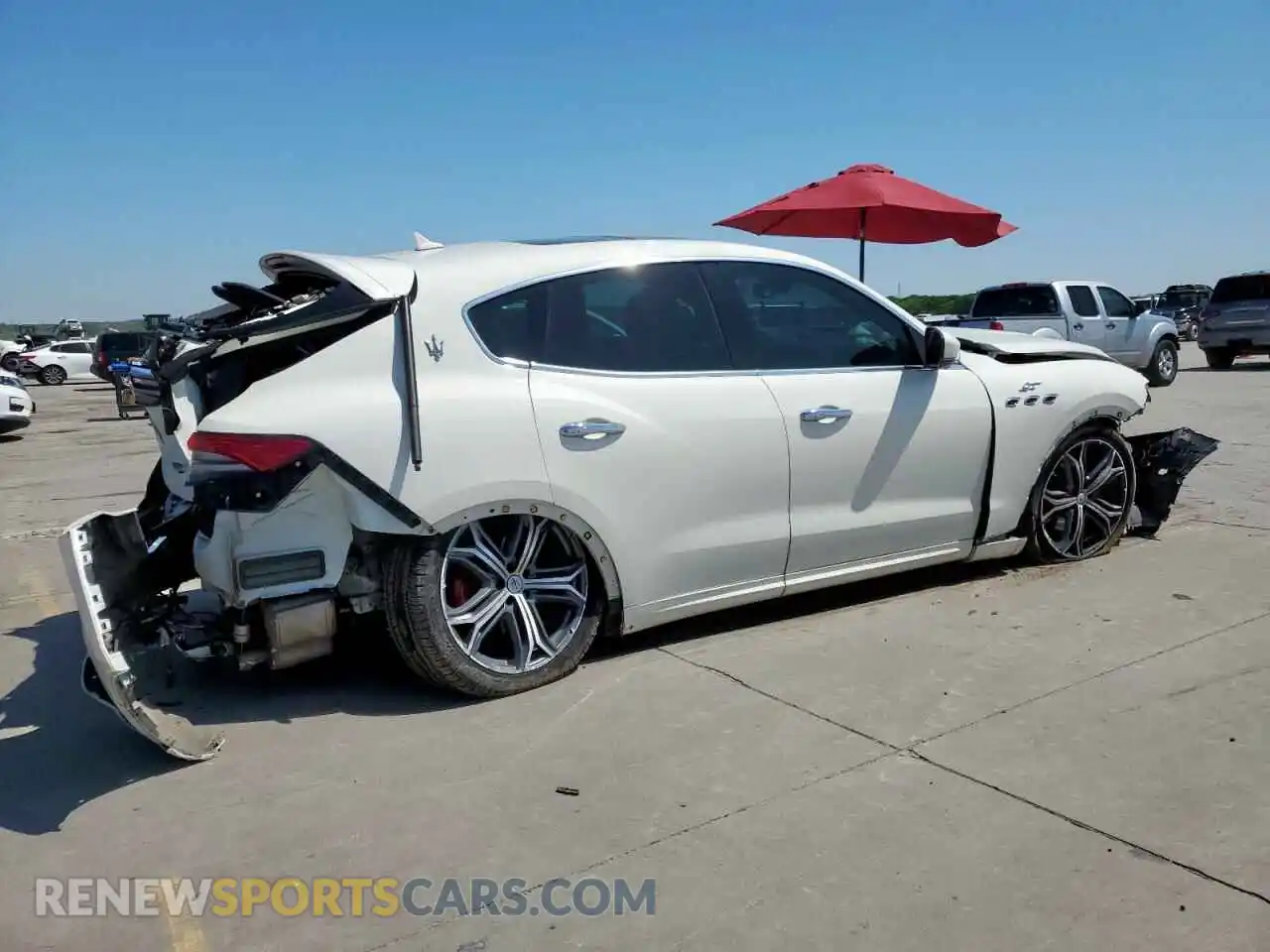 3 Photograph of a damaged car ZN661XUA9PX411559 MASERATI ALL MODELS 2023