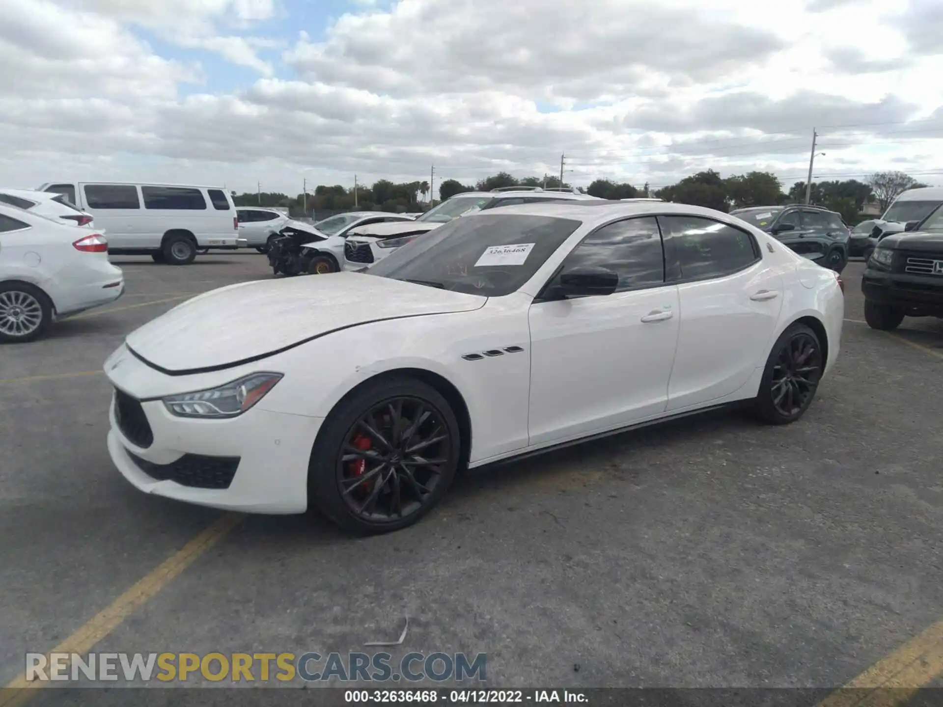 2 Photograph of a damaged car ZAM57YSAXK1323616 MASERATI GHIBLI 2019