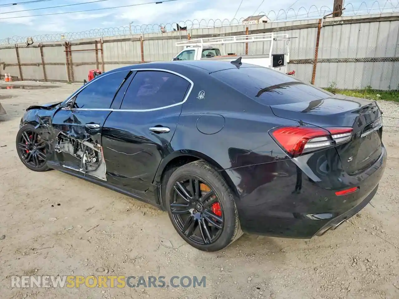 2 Photograph of a damaged car ZAM57YSA6M1362867 MASERATI GHIBLI 2021