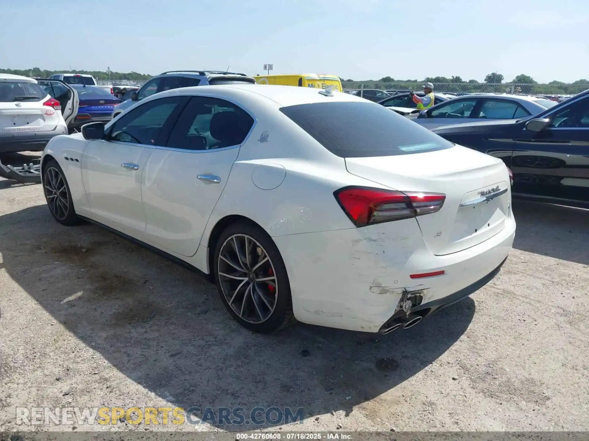 3 Photograph of a damaged car ZAM57YSA9M1368436 MASERATI GHIBLI 2021