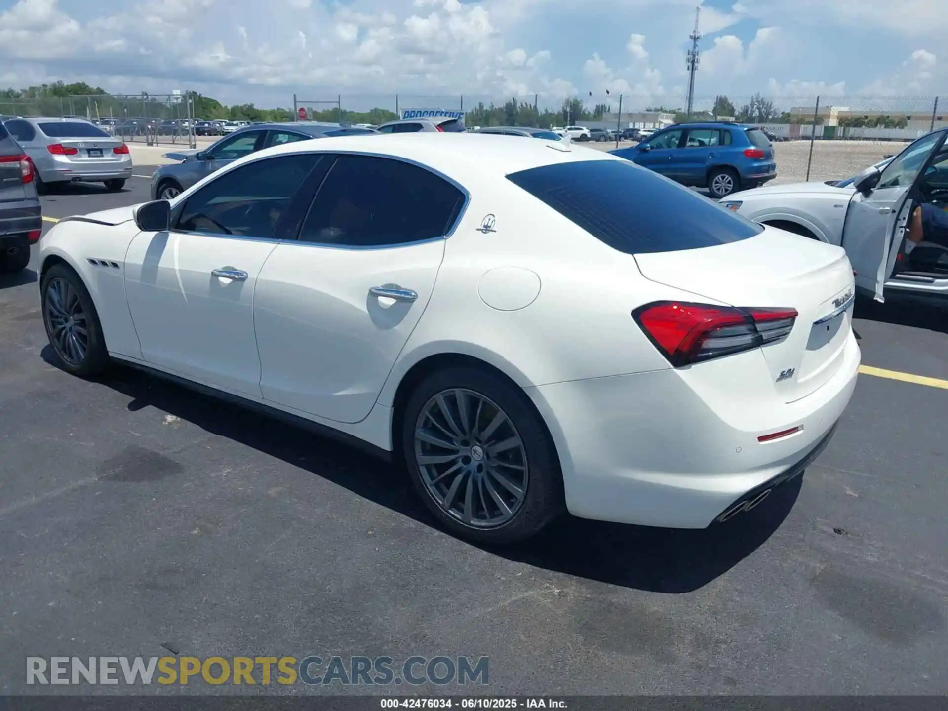 3 Photograph of a damaged car ZAM57YTA4M1357696 MASERATI GHIBLI 2021