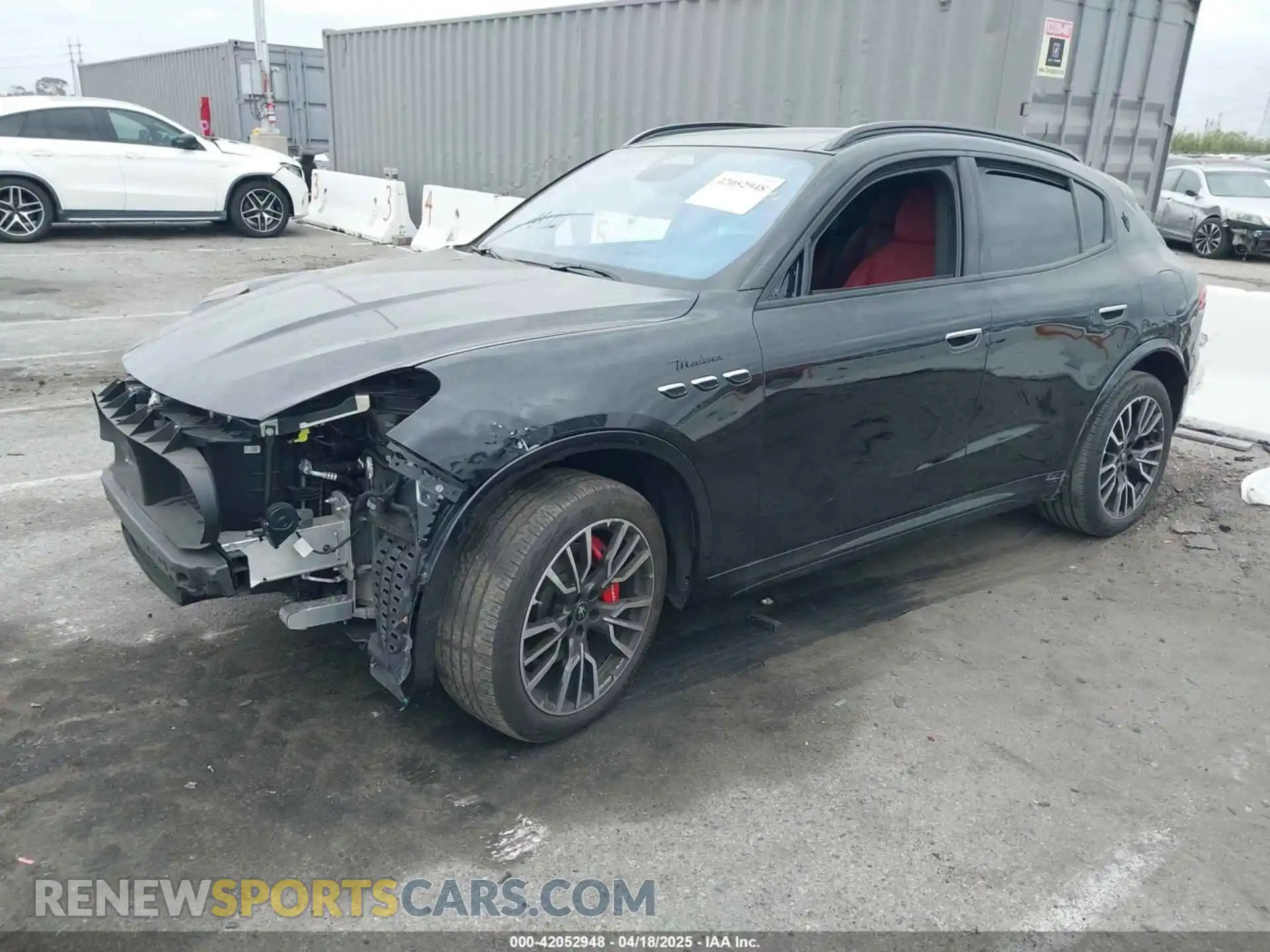 2 fotografías del automóvil dañado ZN682AVM5P7429357 MASERATI GRECALE 2023