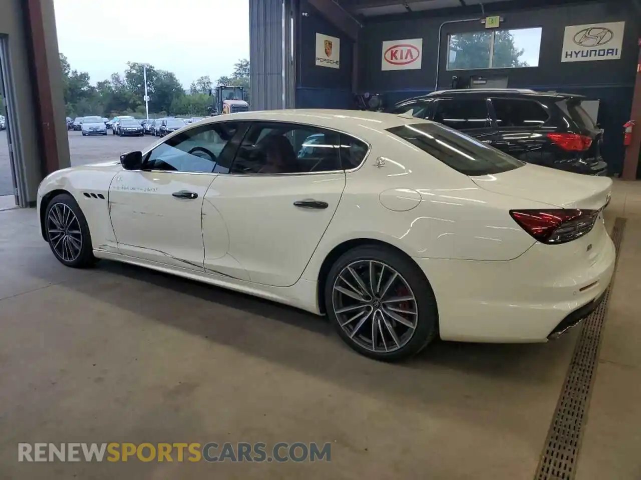 2 Photograph of a damaged car ZAM56YRSXM1371489 MASERATI QUATTROPOR 2021