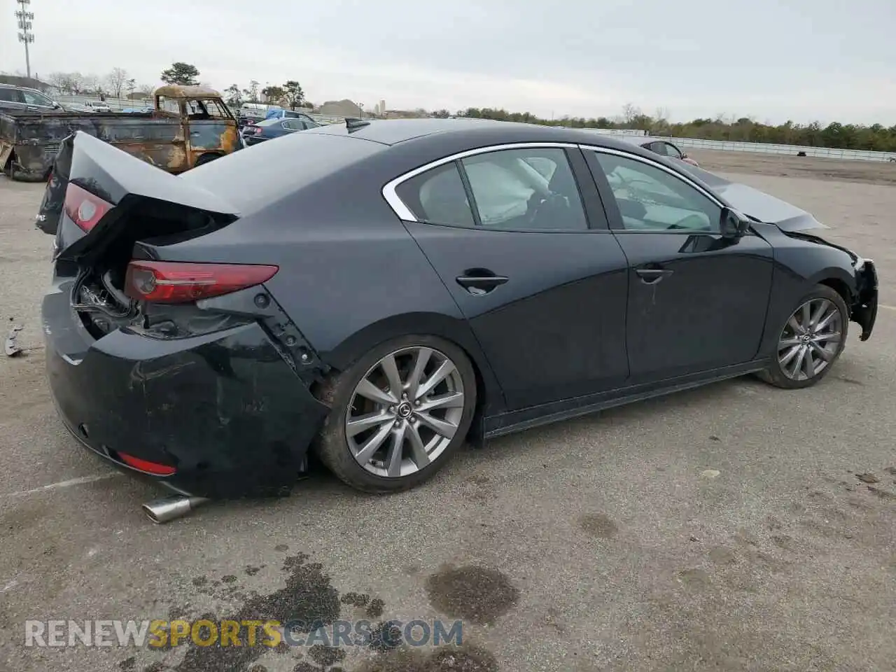 3 Photograph of a damaged car 3MZBPAEM1KM111739 MAZDA 3 2019