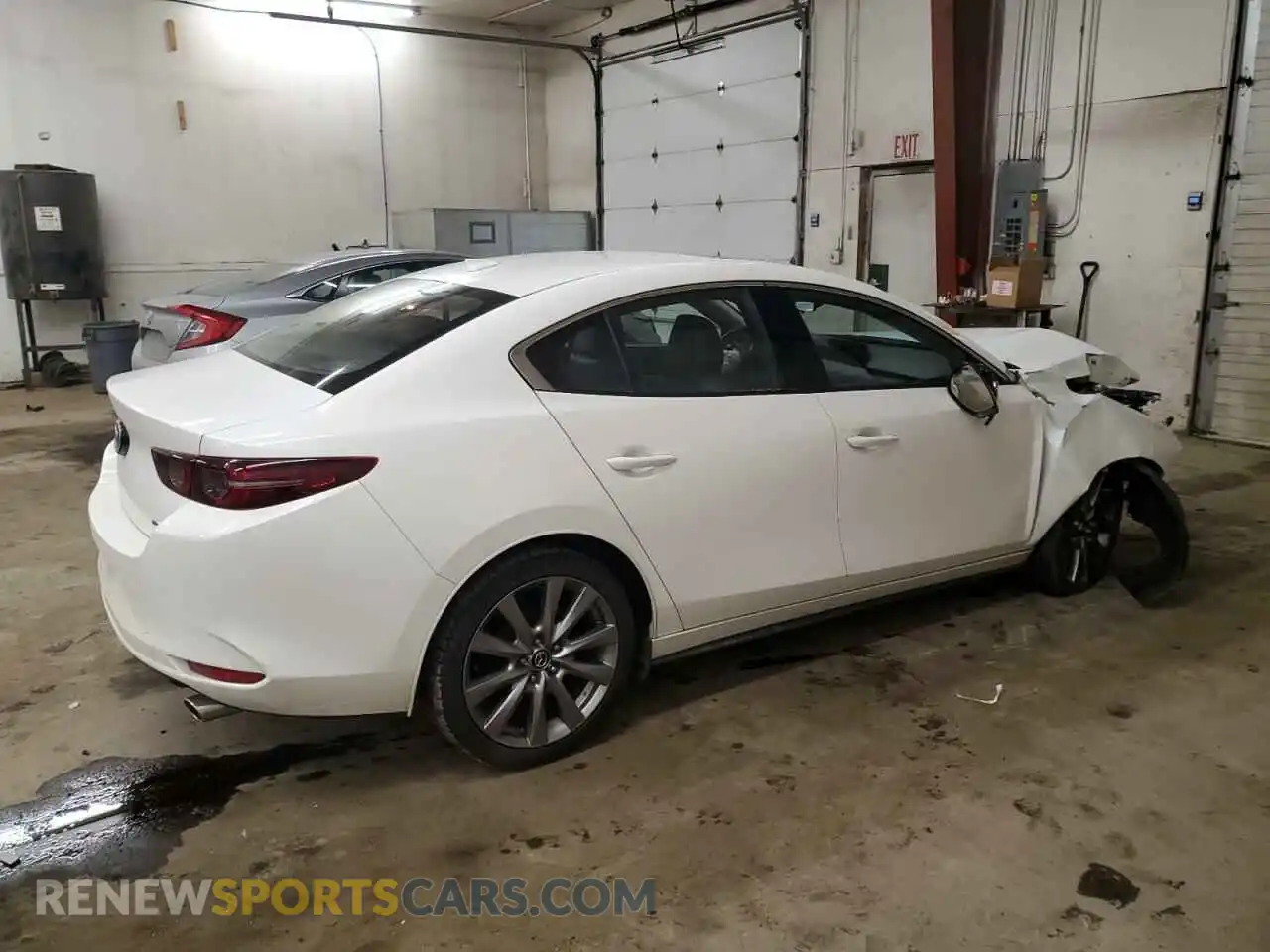 3 Photograph of a damaged car JM1BPBEM3K1139631 MAZDA 3 2019