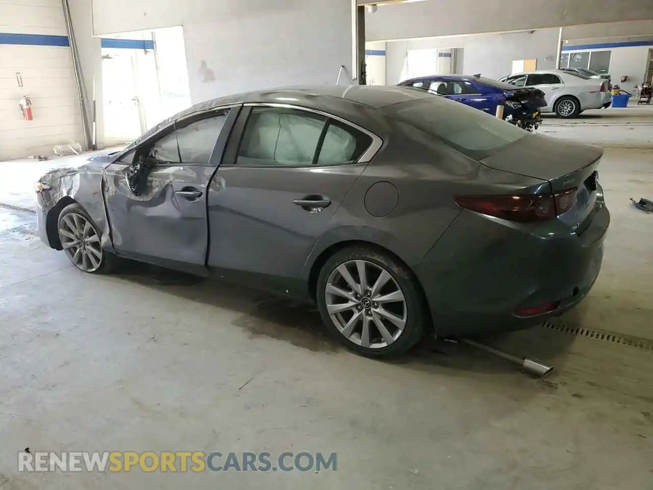2 Photograph of a damaged car 3MZBPACL2LM131820 MAZDA 3 2020