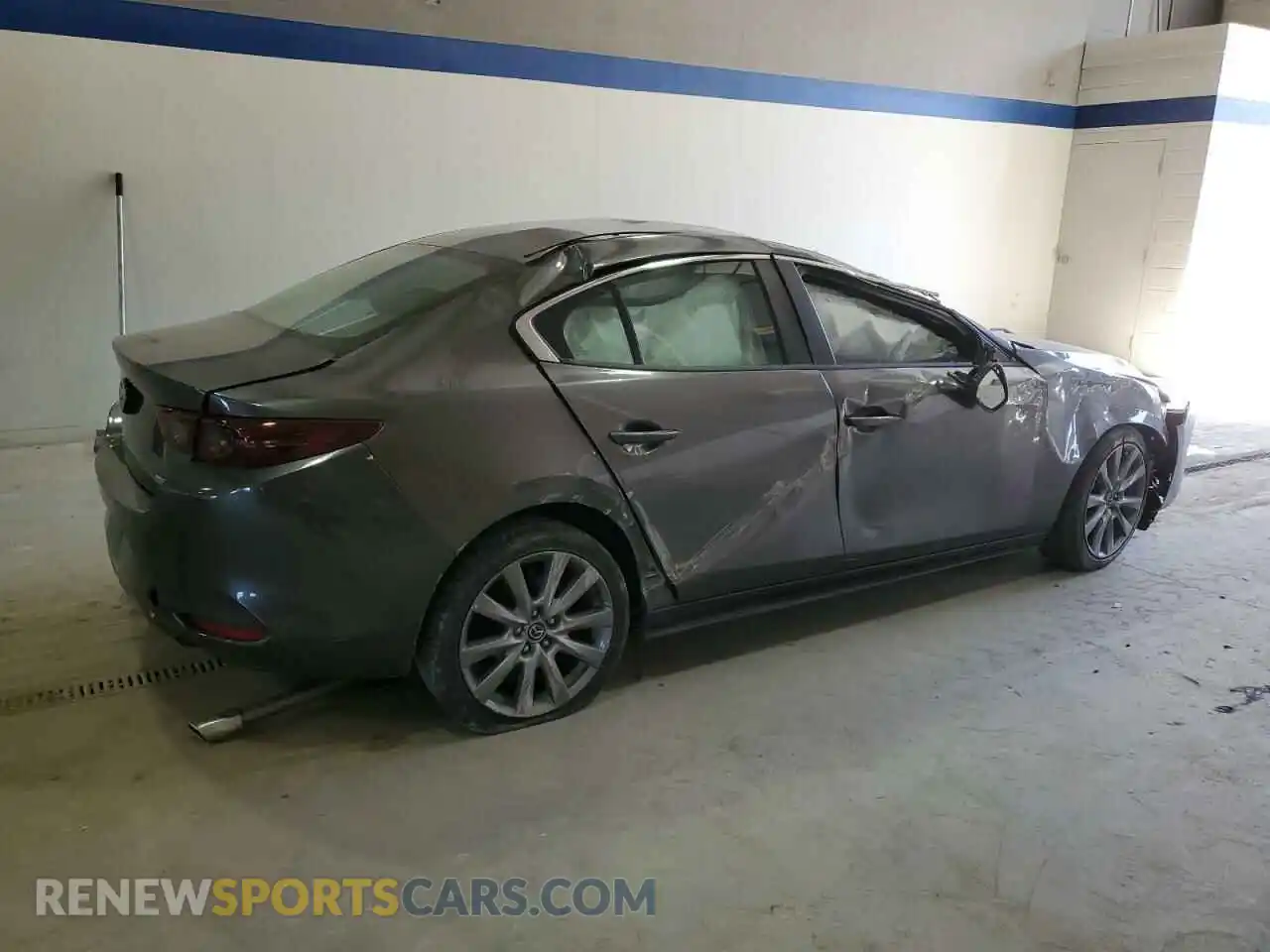 3 Photograph of a damaged car 3MZBPACL2LM131820 MAZDA 3 2020