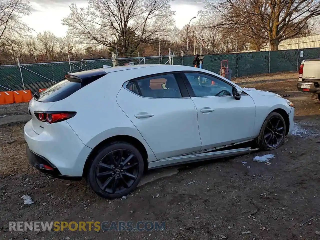 3 fotografías del automóvil dañado JM1BPAML7M1308099 MAZDA 3 2021