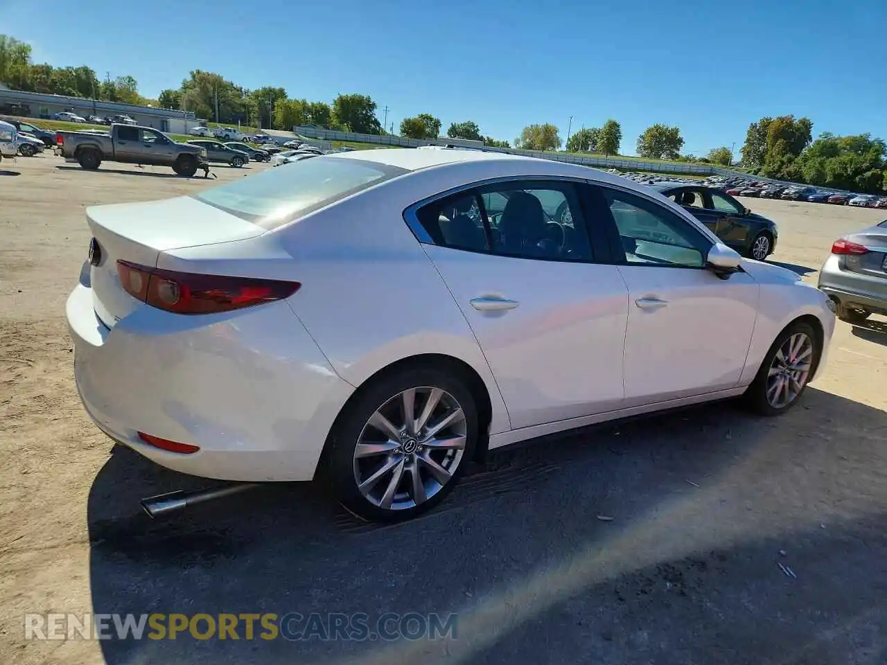 3 Photograph of a damaged car 3MZBPABL0NM302892 MAZDA 3 2022