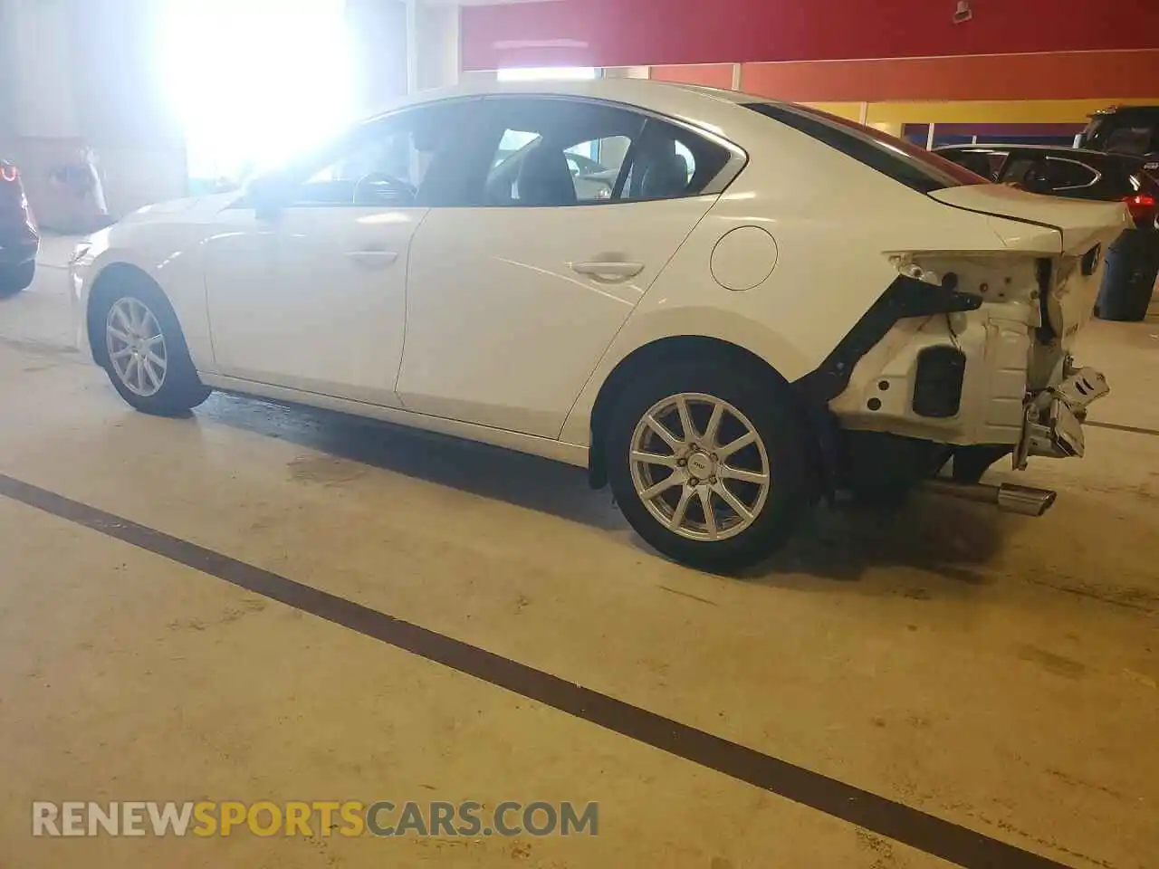 2 fotografías del automóvil dañado 3MZBPABL7NM309497 MAZDA 3 2022