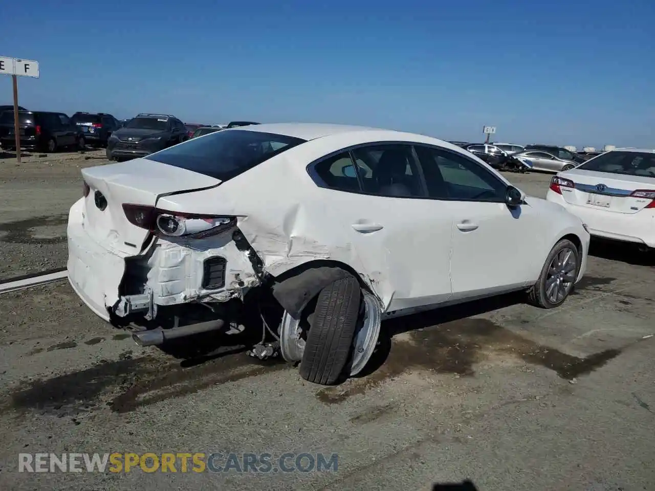 3 Photograph of a damaged car 3MZBPACL1NM318209 MAZDA 3 2022