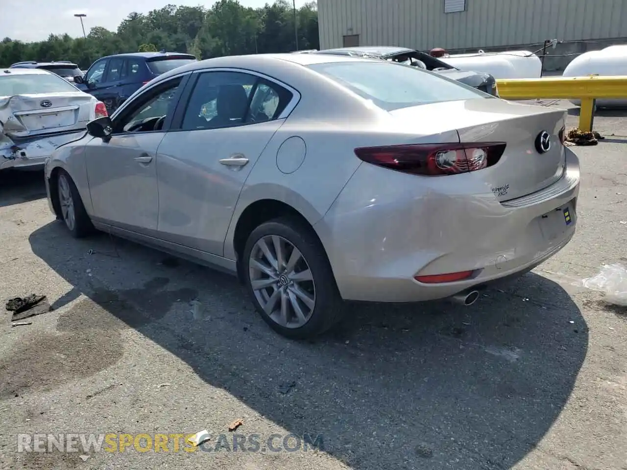 2 Photograph of a damaged car 3MZBPBCL2NM305183 MAZDA 3 2022