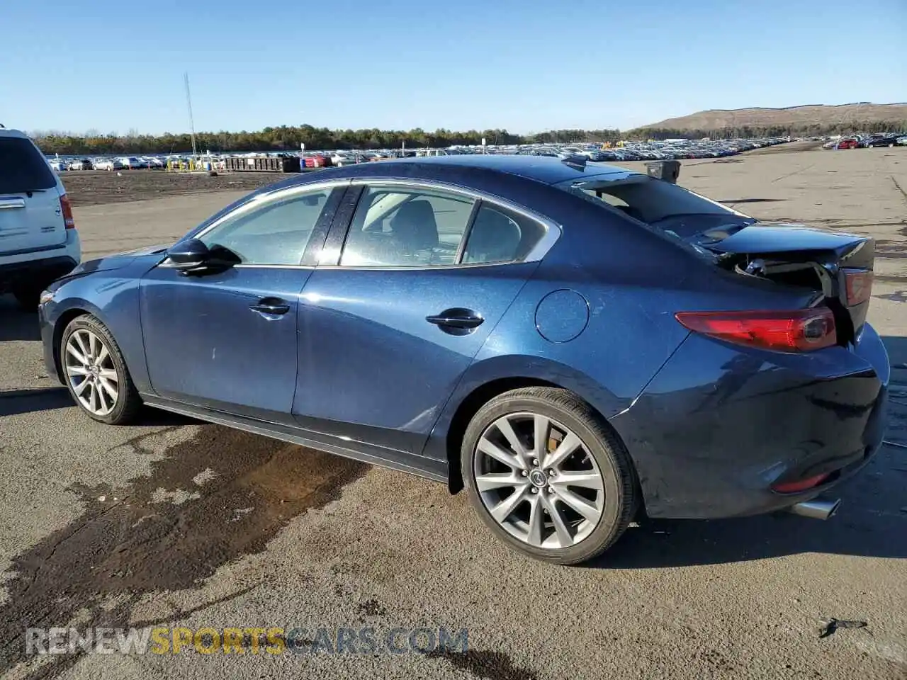 2 Photograph of a damaged car 3MZBPBDL5NM306598 MAZDA 3 2022