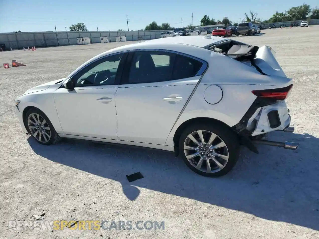 2 Photograph of a damaged car 3MZBPBDL8NM318955 MAZDA 3 2022