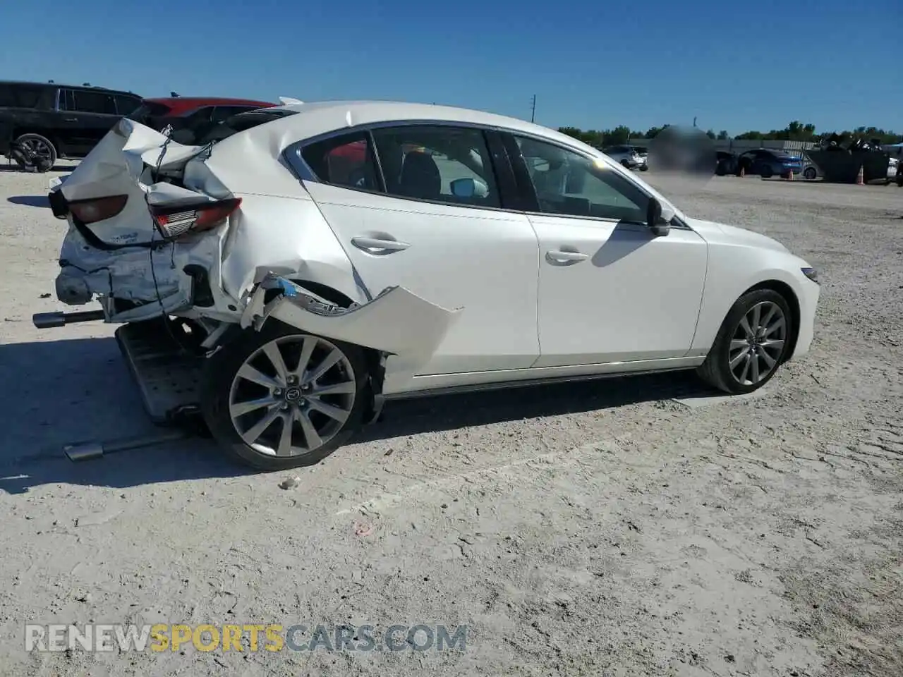 3 Photograph of a damaged car 3MZBPBDL8NM318955 MAZDA 3 2022