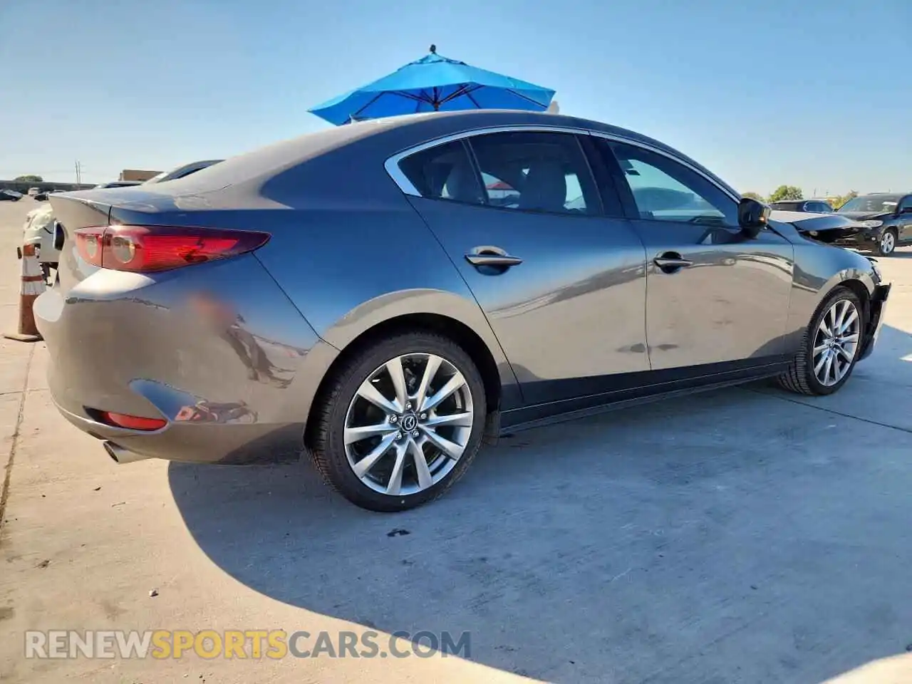 3 Photograph of a damaged car 3MZBPBDLXNM319122 MAZDA 3 2022