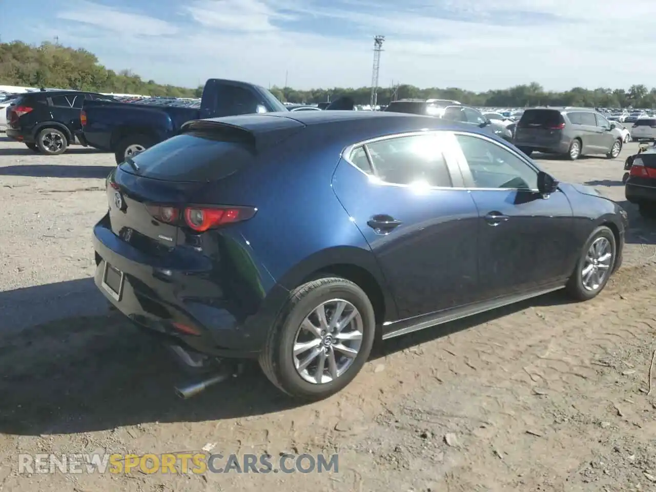 3 Photograph of a damaged car JM1BPAJL4N1512283 MAZDA 3 2022