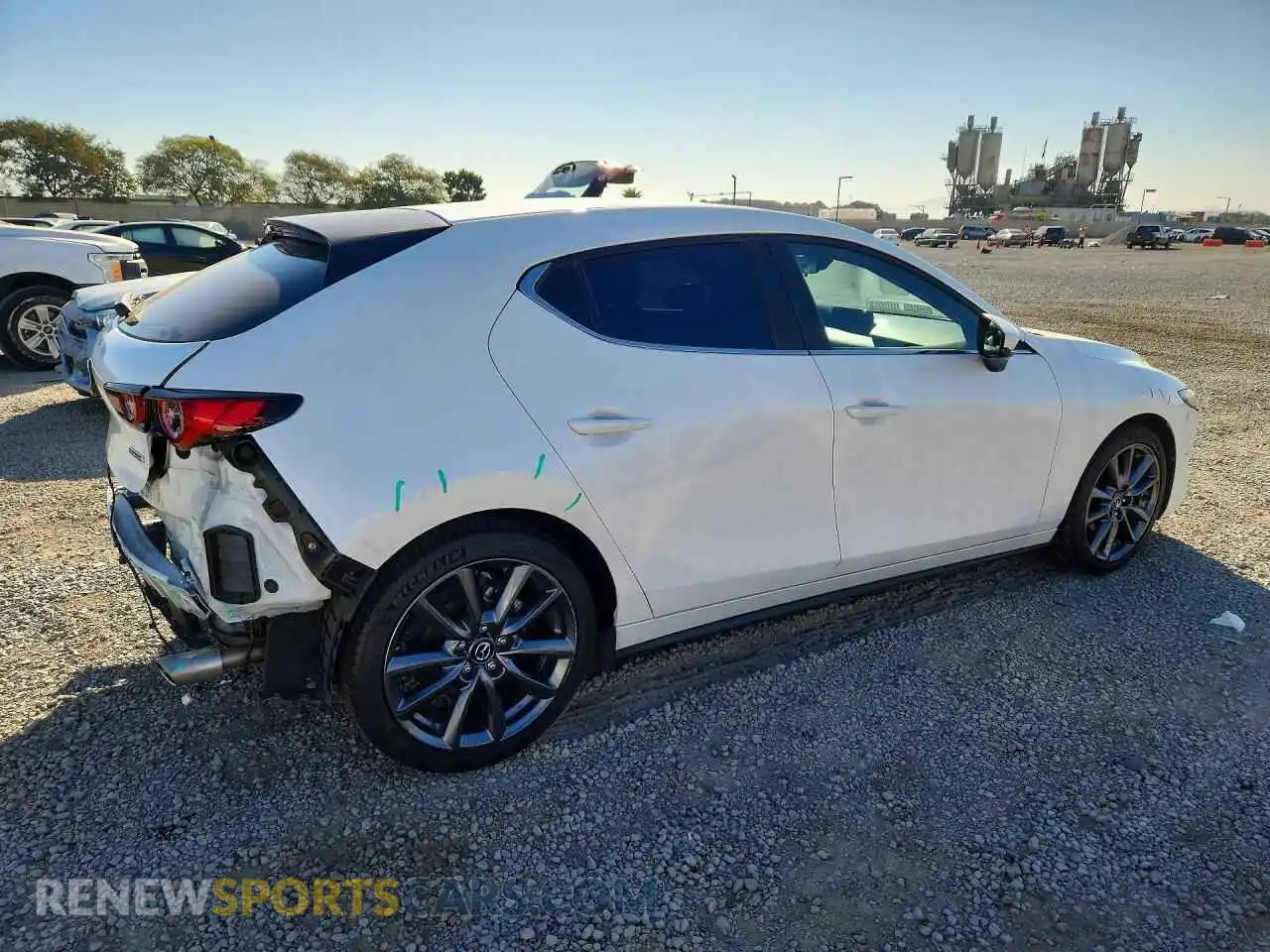 3 fotografías del automóvil dañado JM1BPALL0N1522323 MAZDA 3 2022