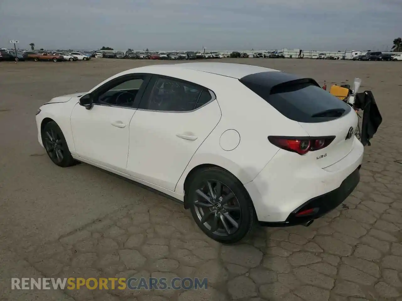 2 fotografías del automóvil dañado JM1BPALL3N1506715 MAZDA 3 2022