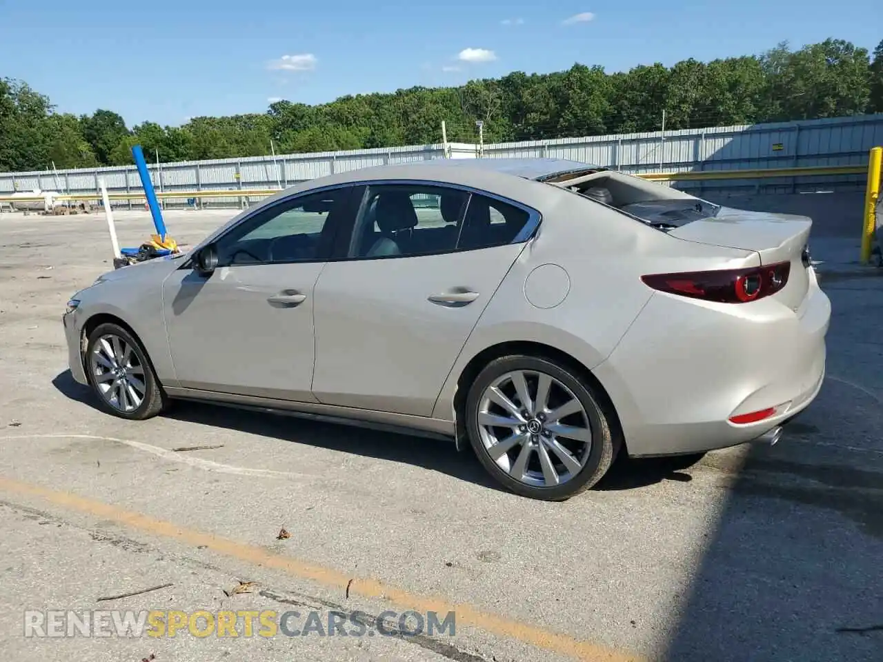 2 Фотография поврежденного автомобиля 3MZBPABM0PM367401 MAZDA 3 2023