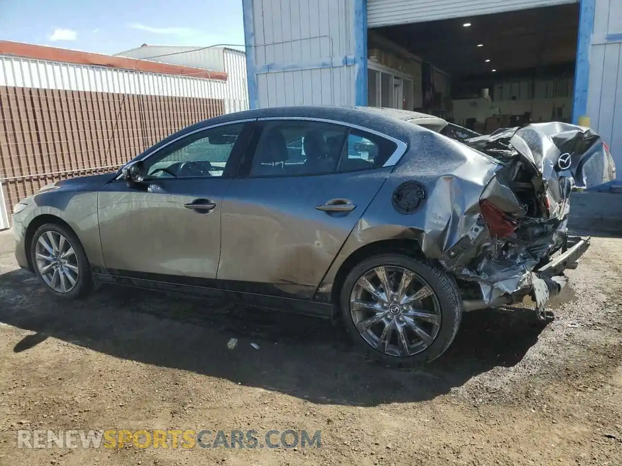 2 fotografías del automóvil dañado 3MZBPABMXPM359757 MAZDA 3 2023