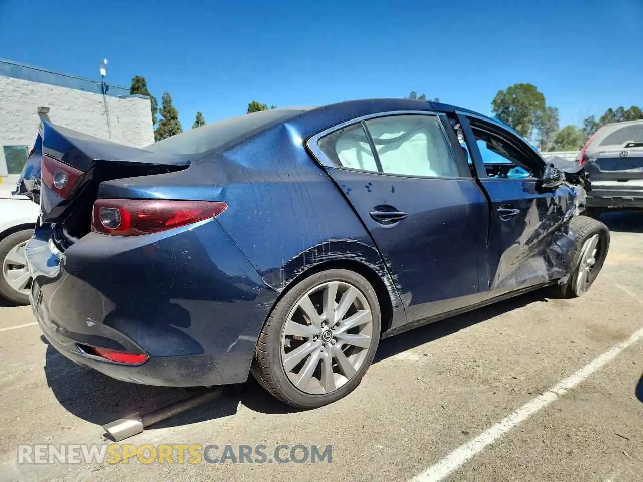 3 fotografías del automóvil dañado 3MZBPACM1PM354428 MAZDA 3 2023