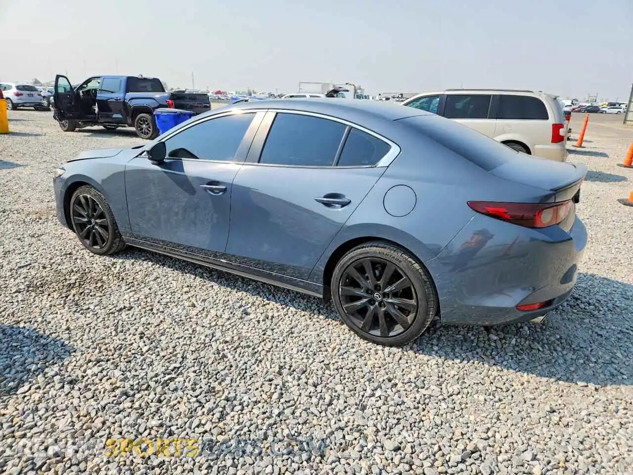 2 fotografías del automóvil dañado 3MZBPACM7PM368267 MAZDA 3 2023