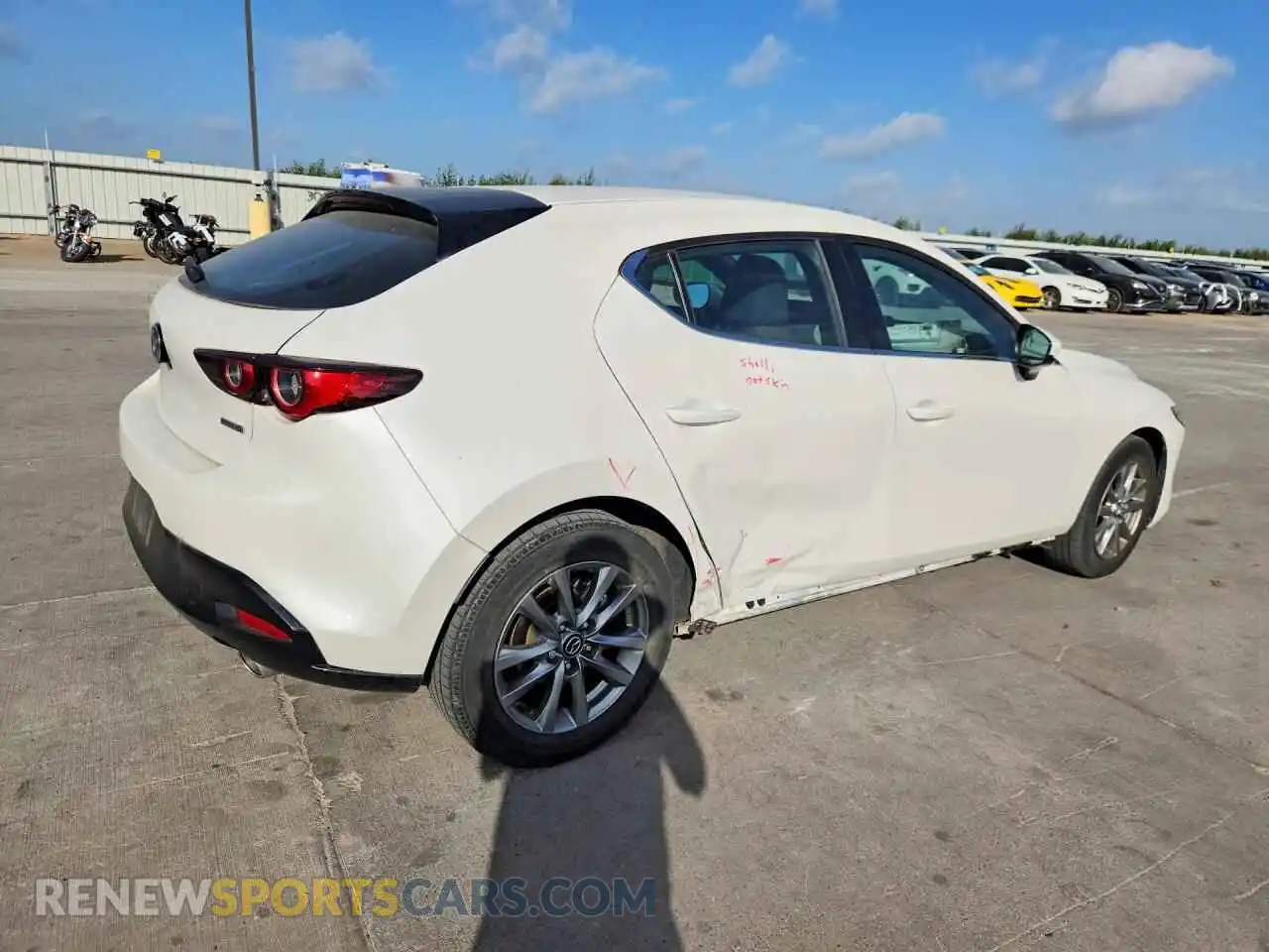 3 Photograph of a damaged car JM1BPAJM3P1607574 MAZDA 3 2023