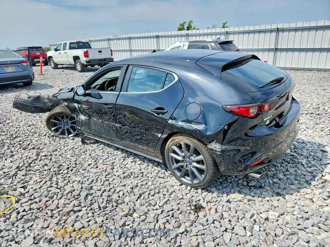 2 fotografías del automóvil dañado JM1BPAKM2P1616457 MAZDA 3 2023