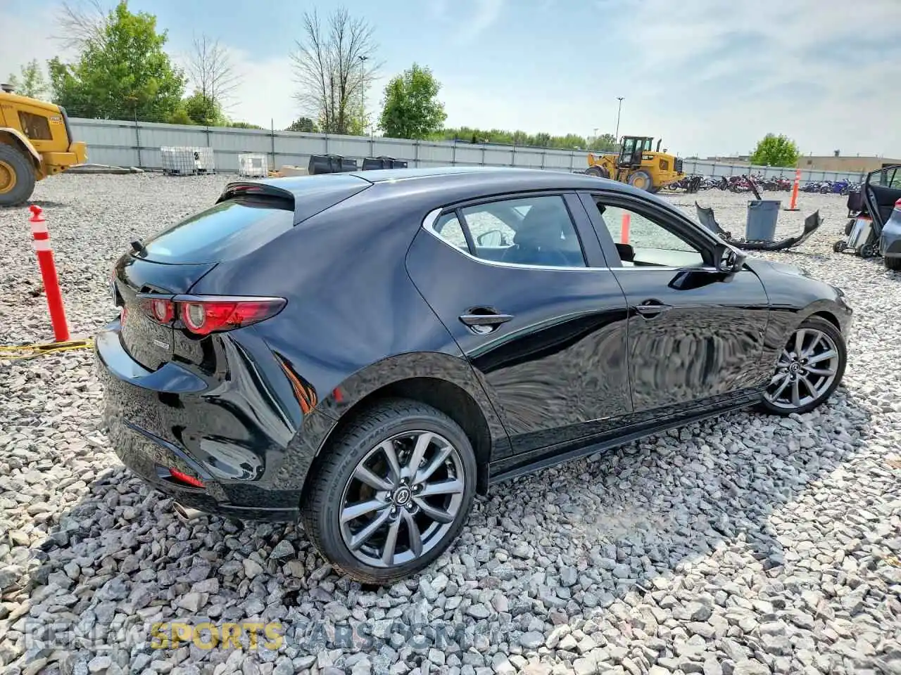 3 fotografías del automóvil dañado JM1BPAKM2P1616457 MAZDA 3 2023