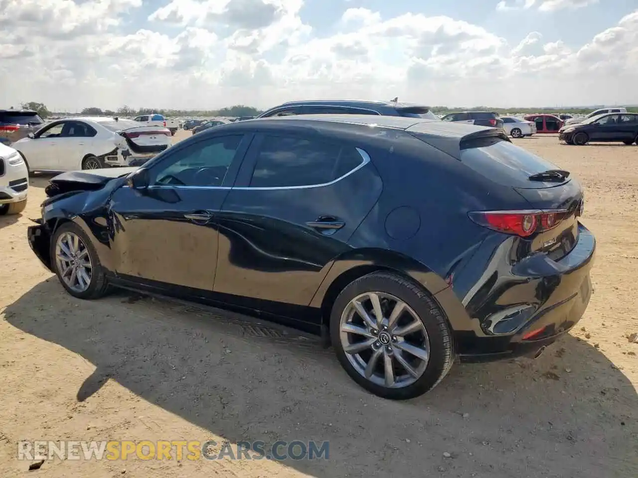 2 fotografías del automóvil dañado JM1BPALM2R1651677 MAZDA 3 2024