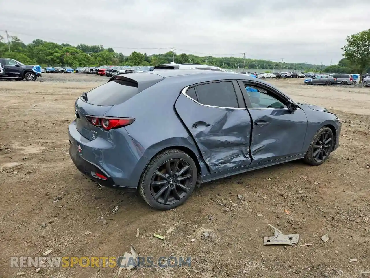 3 fotografías del automóvil dañado JM1BPBLM7R1701429 MAZDA 3 2024