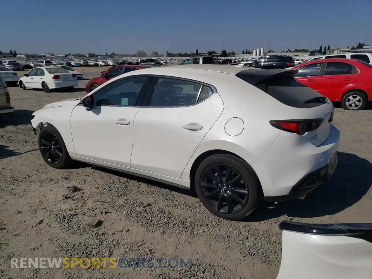 2 fotografías del automóvil dañado JM1BPBNY2R1657940 MAZDA 3 2024