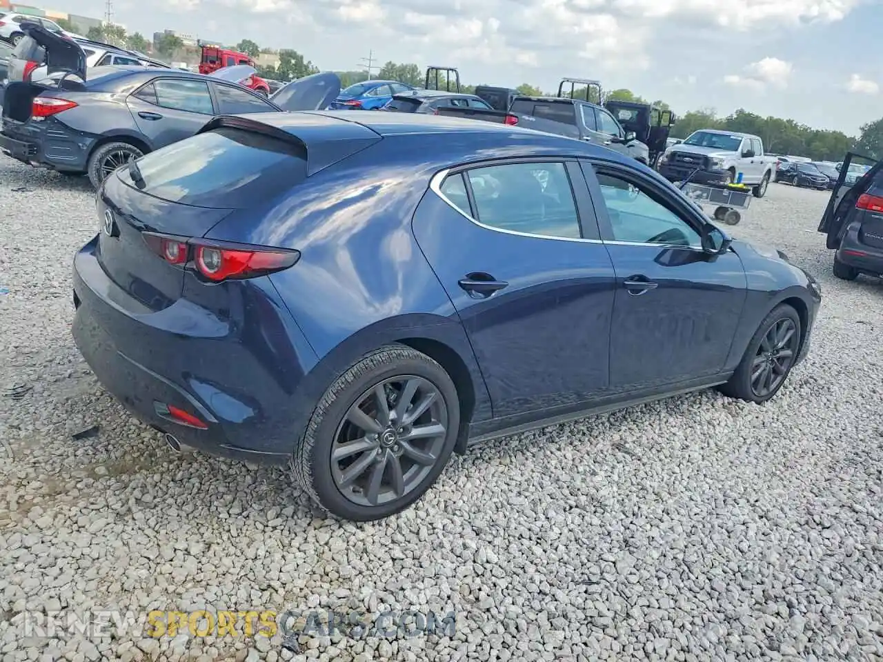 3 Фотография поврежденного автомобиля JM1BPALL5T1861673 MAZDA 3 2026