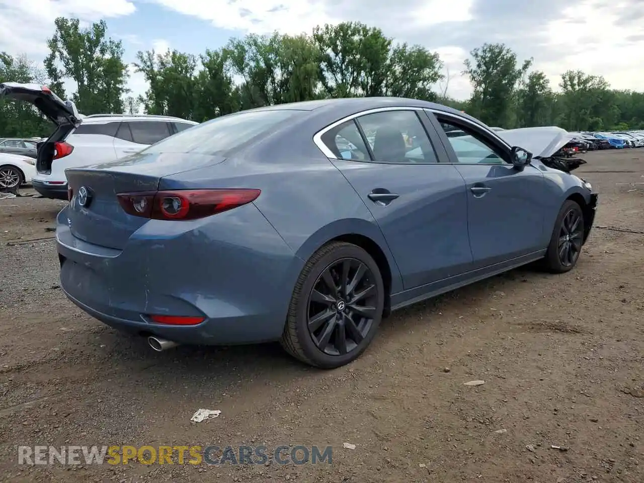 3 fotografías del automóvil dañado JM1BPBCL1T1852085 MAZDA 3 2026