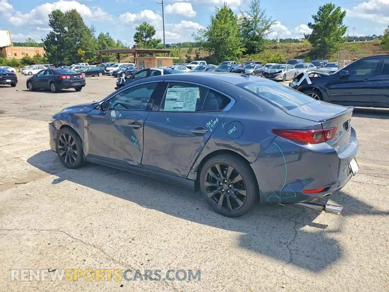 2 fotografías del automóvil dañado JM1BPBEY5T1860232 MAZDA 3 2026