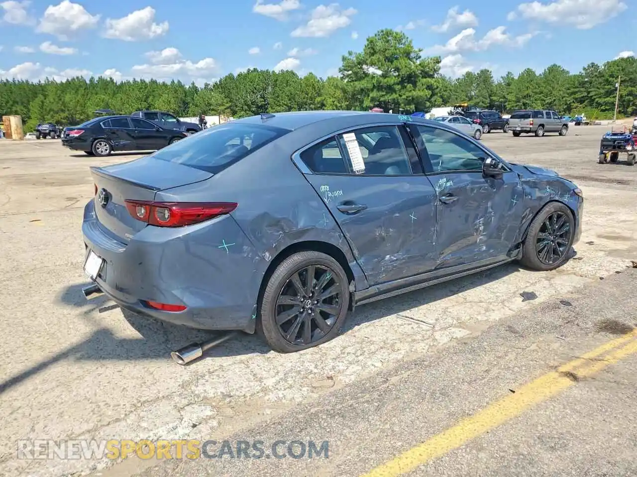 3 fotografías del automóvil dañado JM1BPBEY5T1860232 MAZDA 3 2026