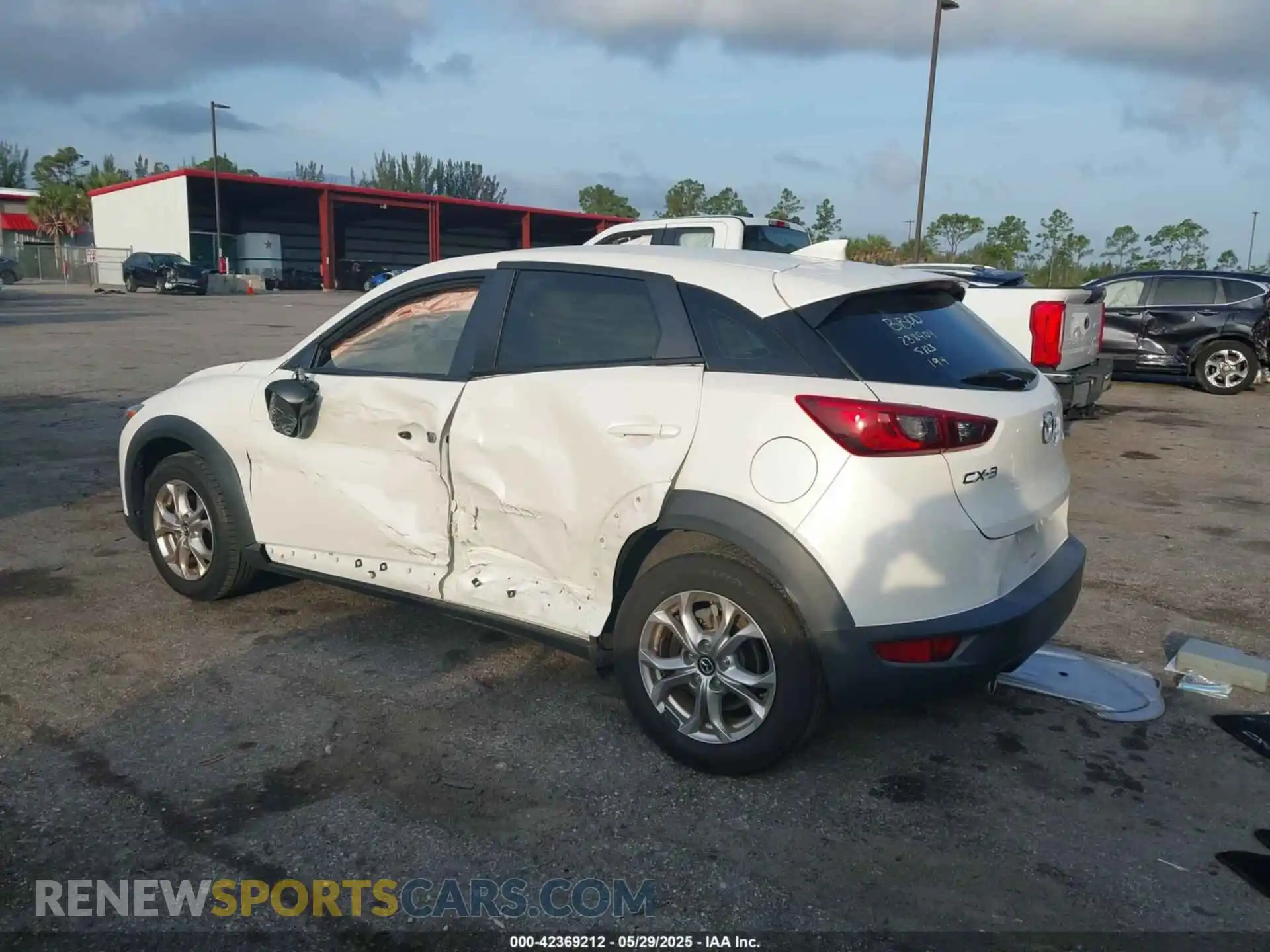 3 Photograph of a damaged car JM1DKDB70K1457899 MAZDA CX-3 2019