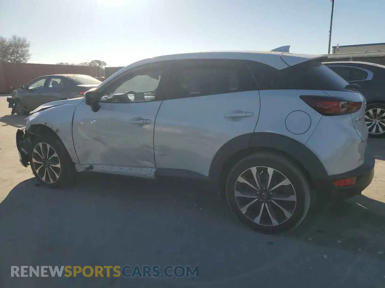 2 Photograph of a damaged car JM1DKDC73K0445038 MAZDA CX-3 2019